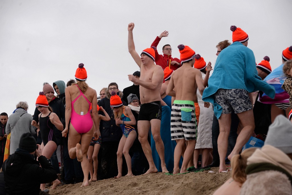 ../Images/Nieuwjaarsduik Nederzandt 2018 011.jpg